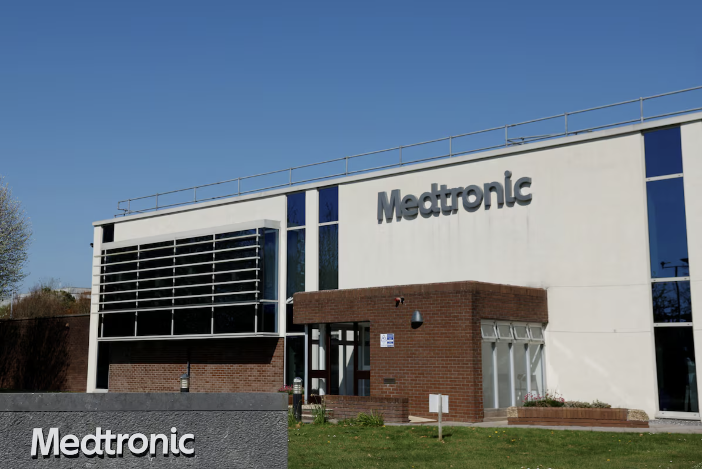 Medtronic – Global Spine Implant Technology Provider.png